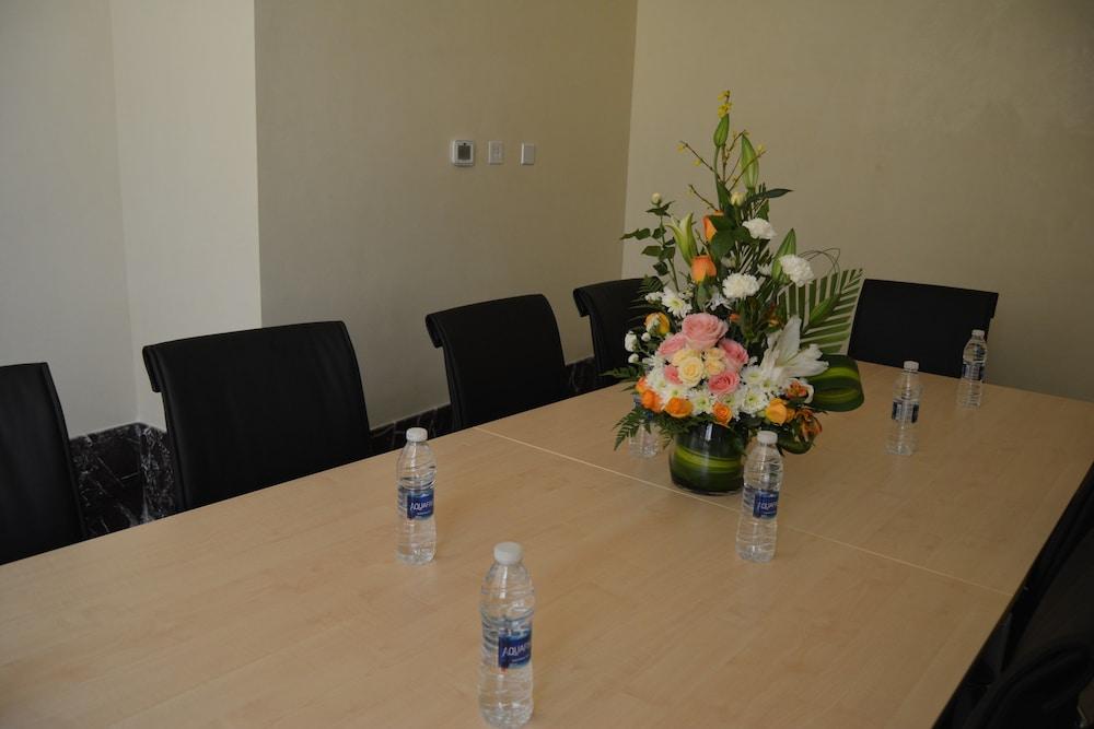 Goldstate Hotel Dubai Bagian luar foto