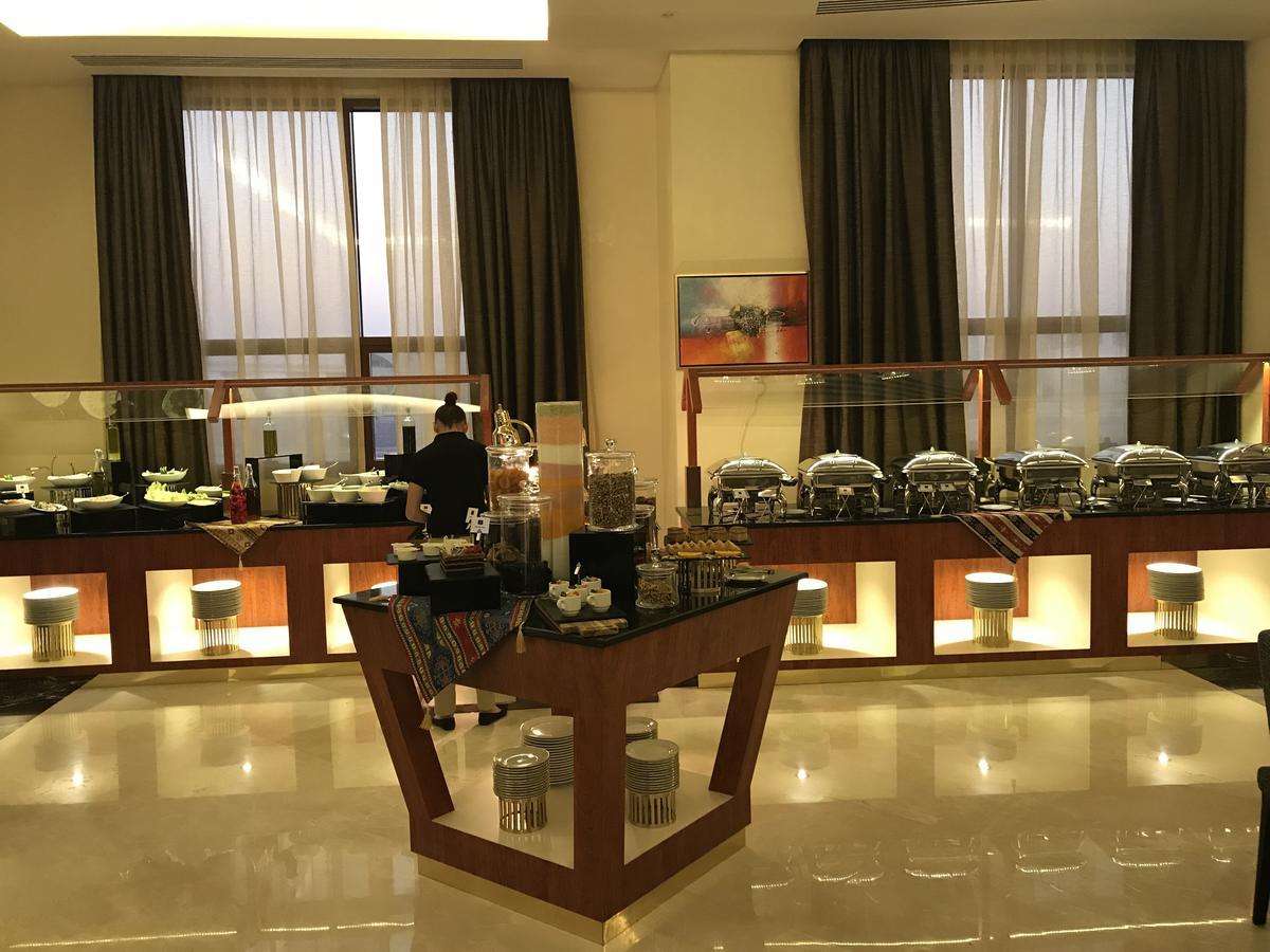 Goldstate Hotel Dubai Bagian luar foto